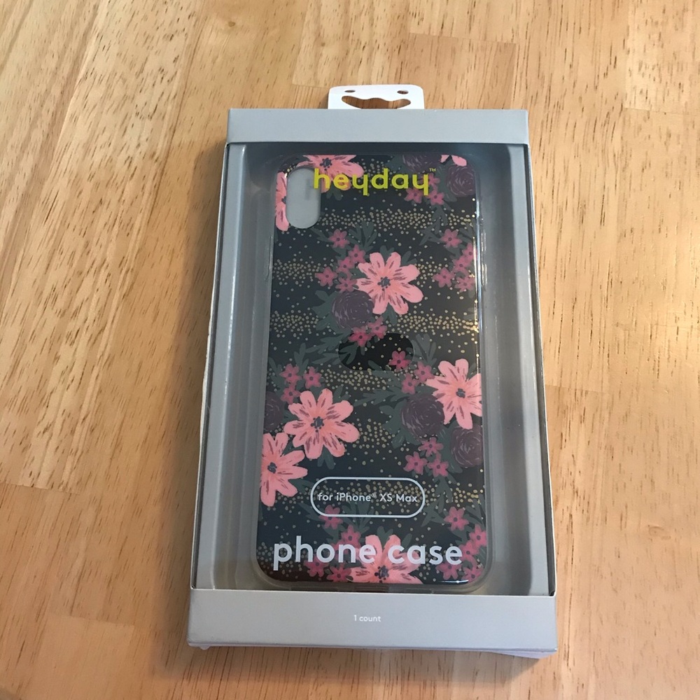 NWT iPhone XS Max flower phone case